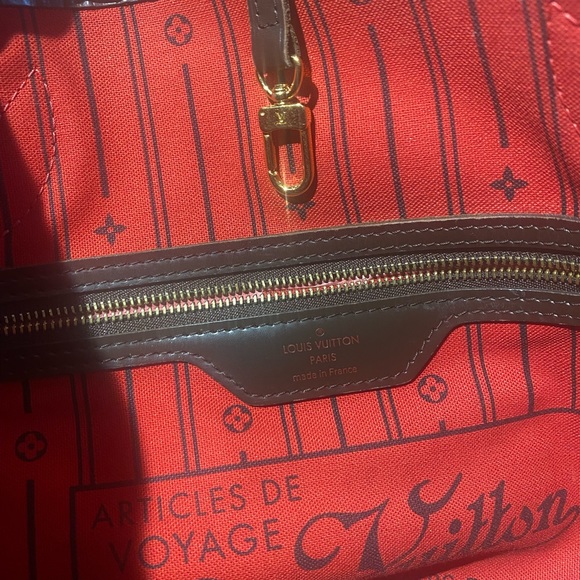 Louis Vuitton Neverfull MM - Picture 5 of 12